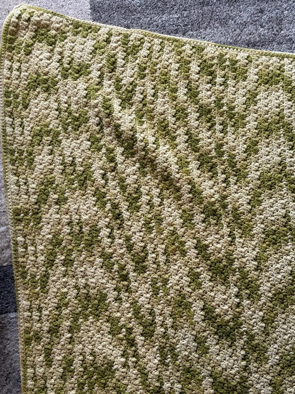 Vtg Hand-Crochet Ripple Blanket Chevron Style Zig-Zag Olive Green Full 87”x76”